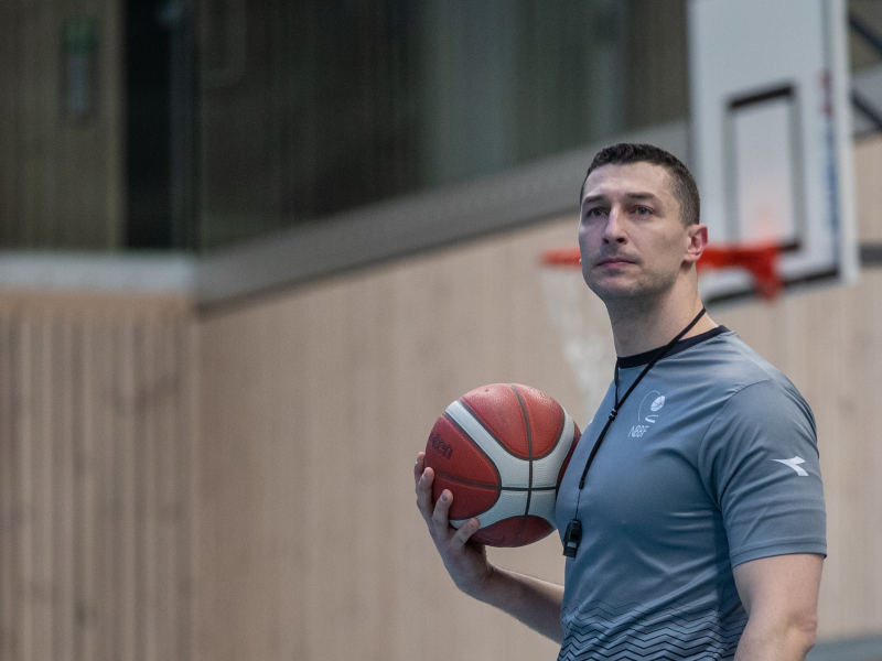 FIBA: Bejat med dobbeltoppdrag i Skottland